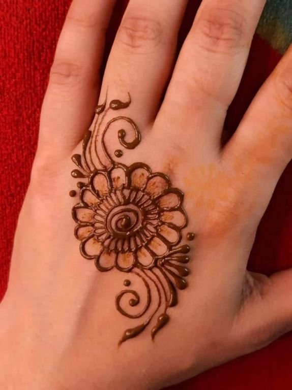 Simple Floral Mehndi Designs for Beginners